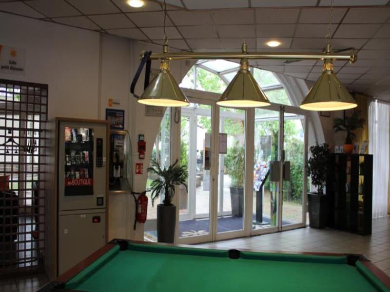 Hotelf1 Cergy Exterior foto