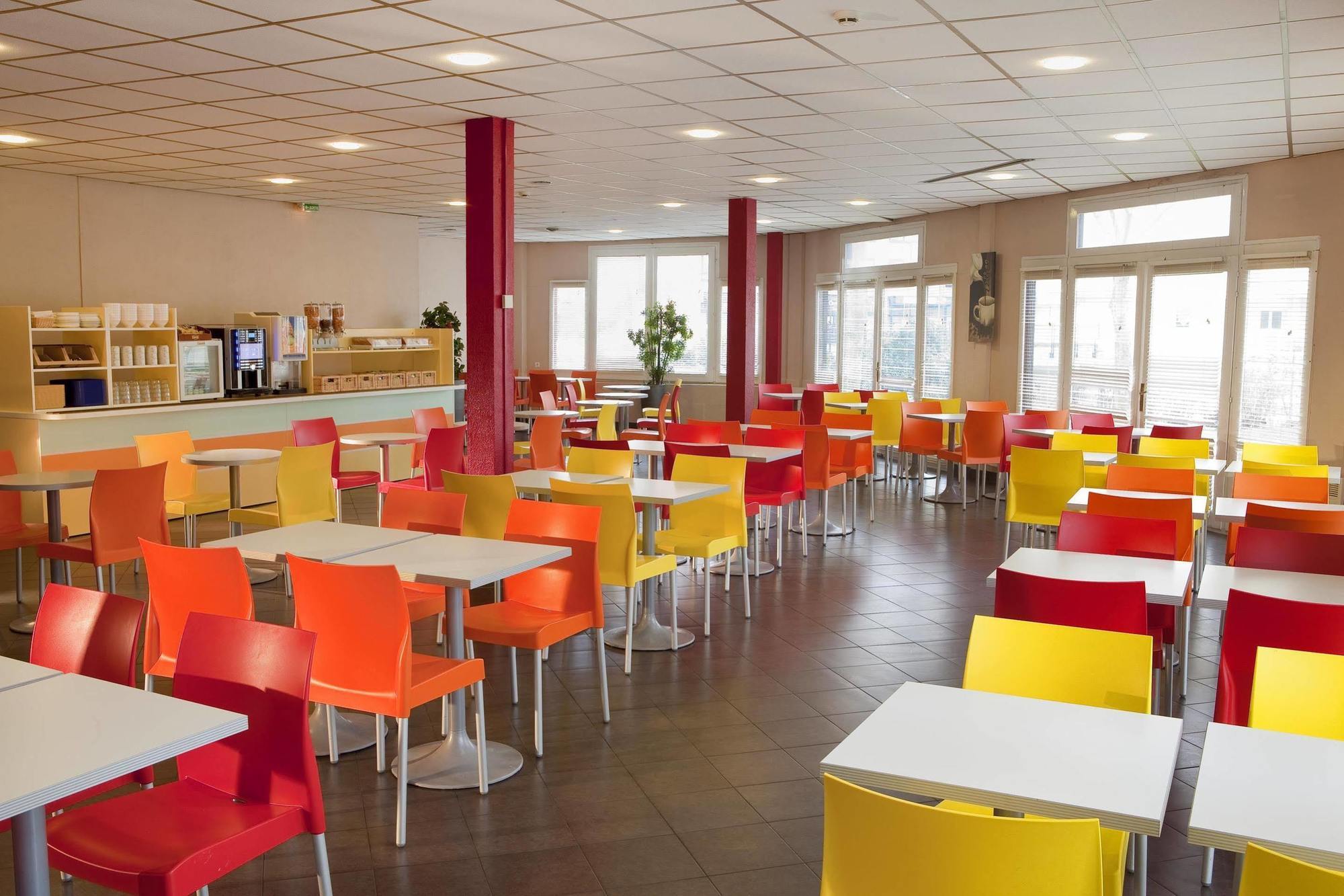 Hotelf1 Cergy Exterior foto